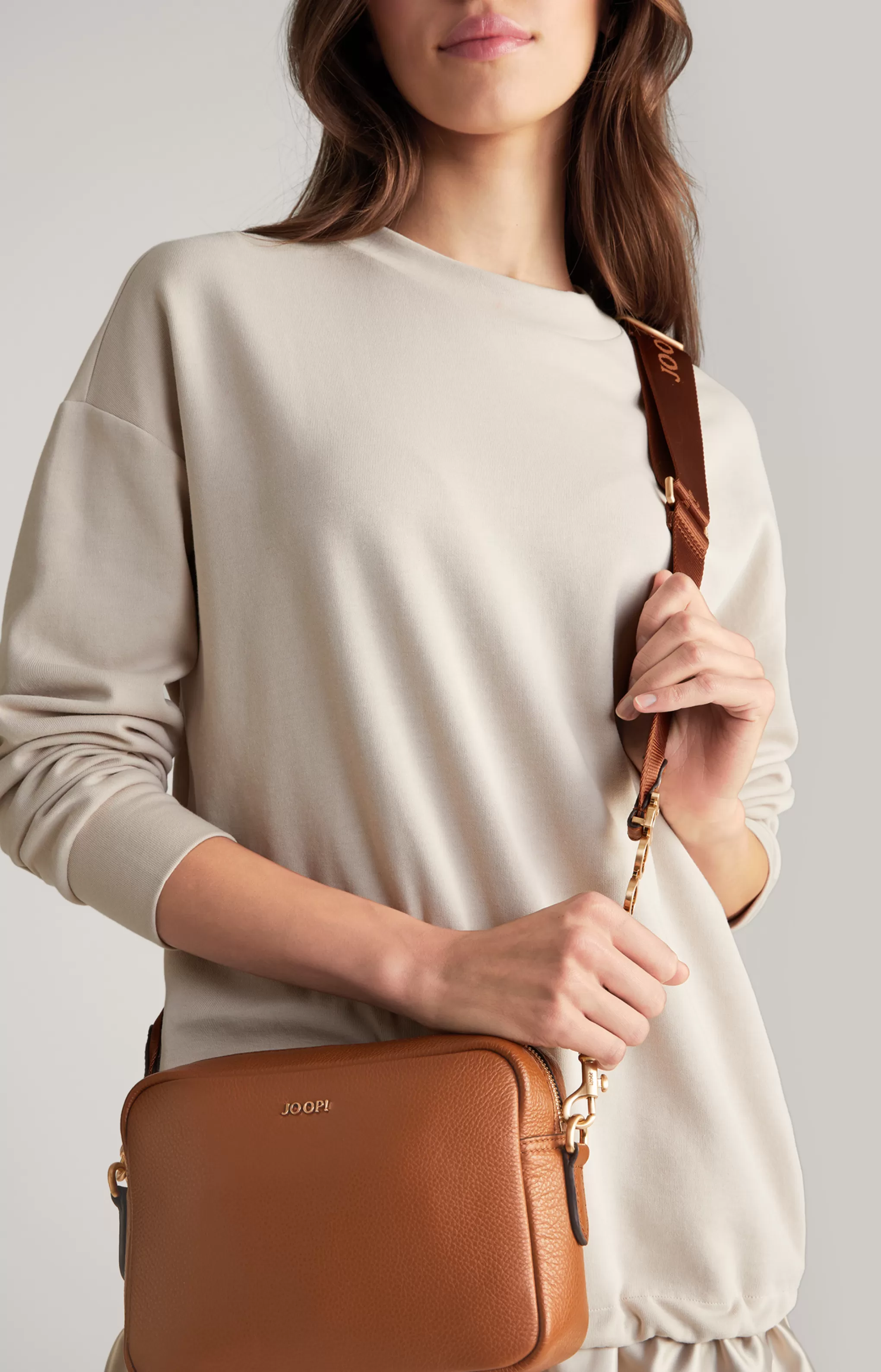 Bags*JOOP Bags Vivace Cloe Shoulder Bag in Brown